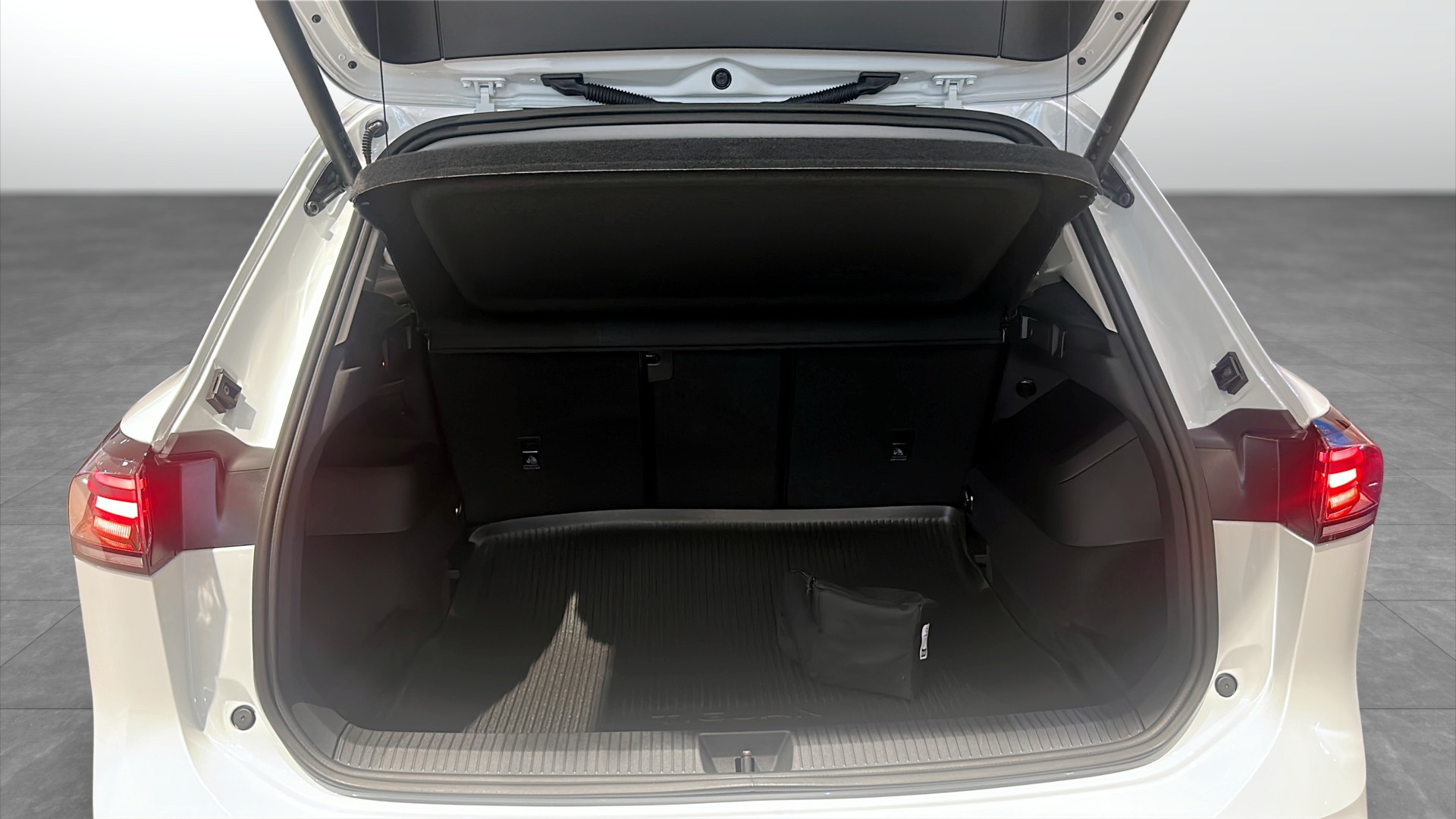 Volkswagen Tiguan TSG98N
