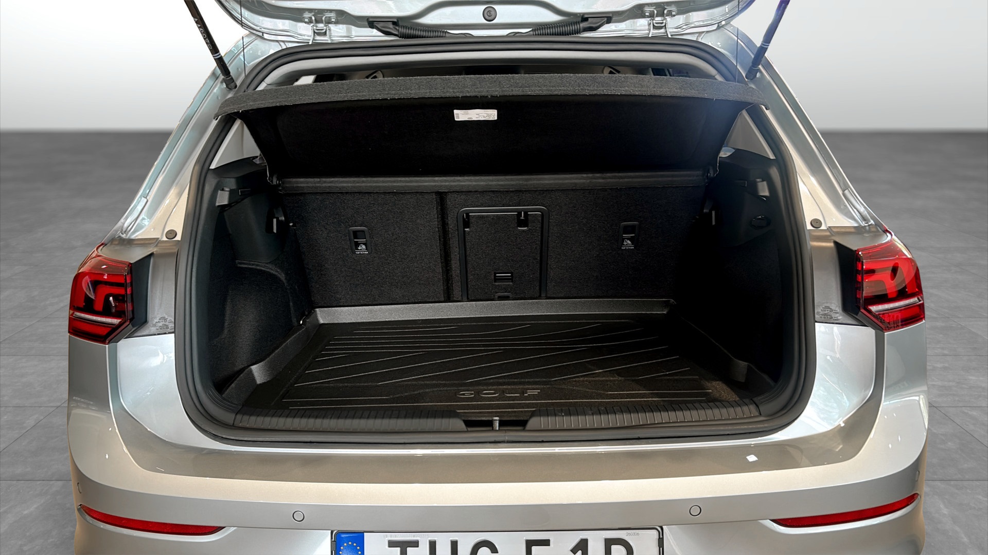 Volkswagen Golf TUG51P