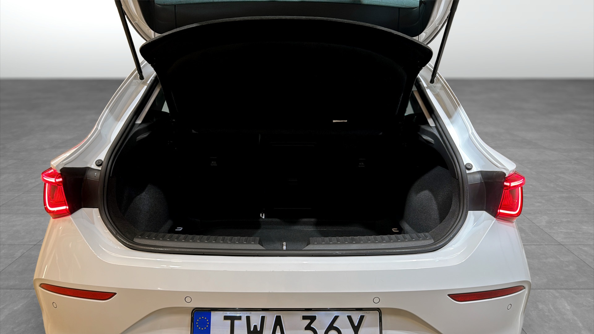 CUPRA Leon TWA36Y