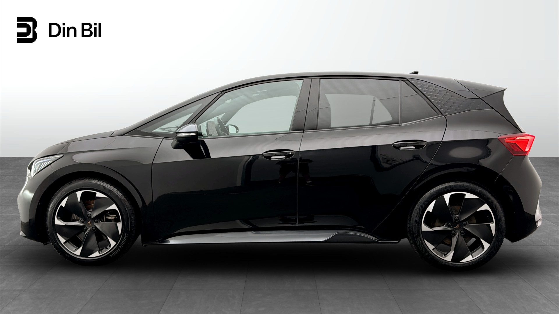 CUPRA Born TWB02N