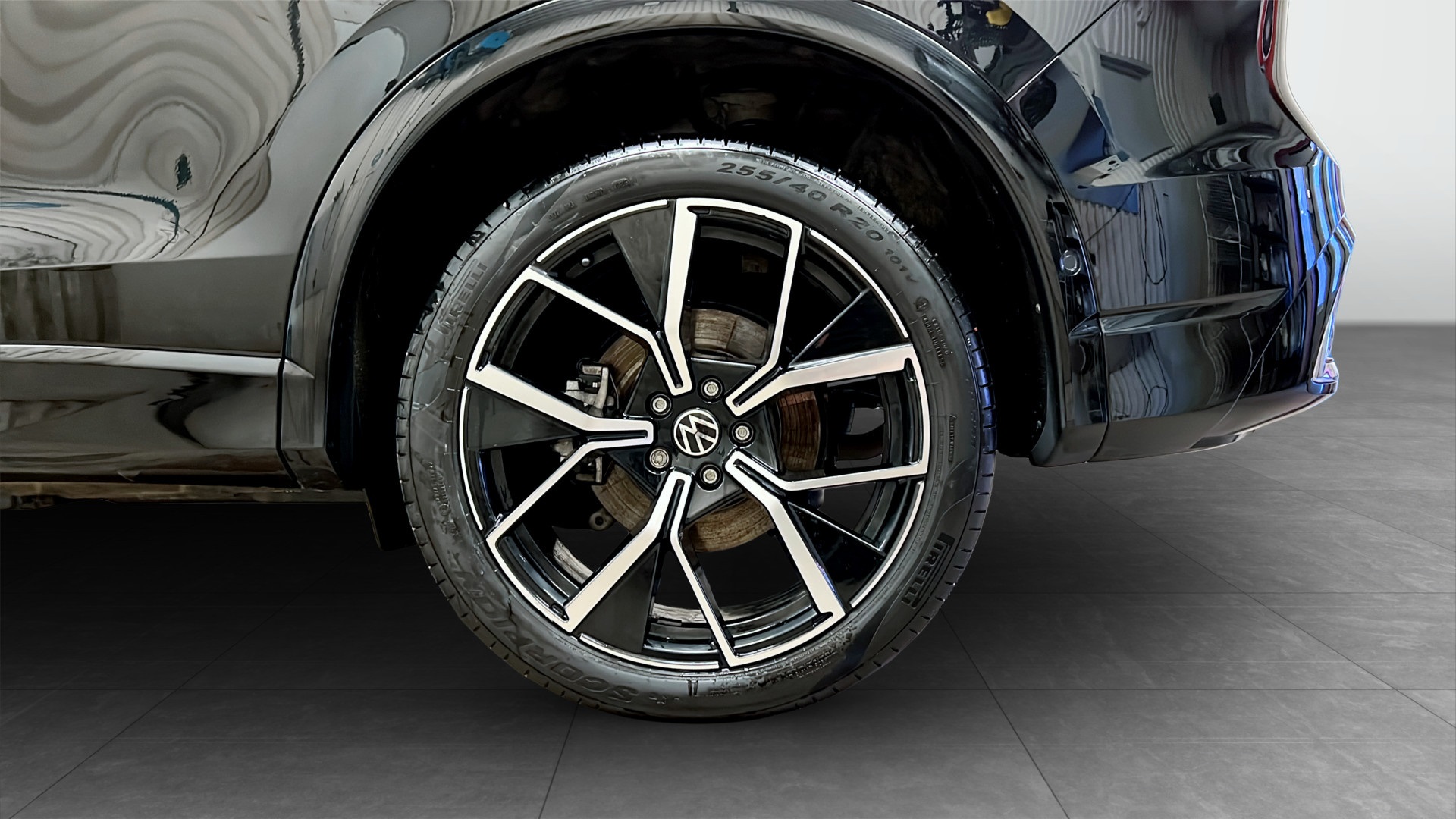Volkswagen Tiguan TWG16F