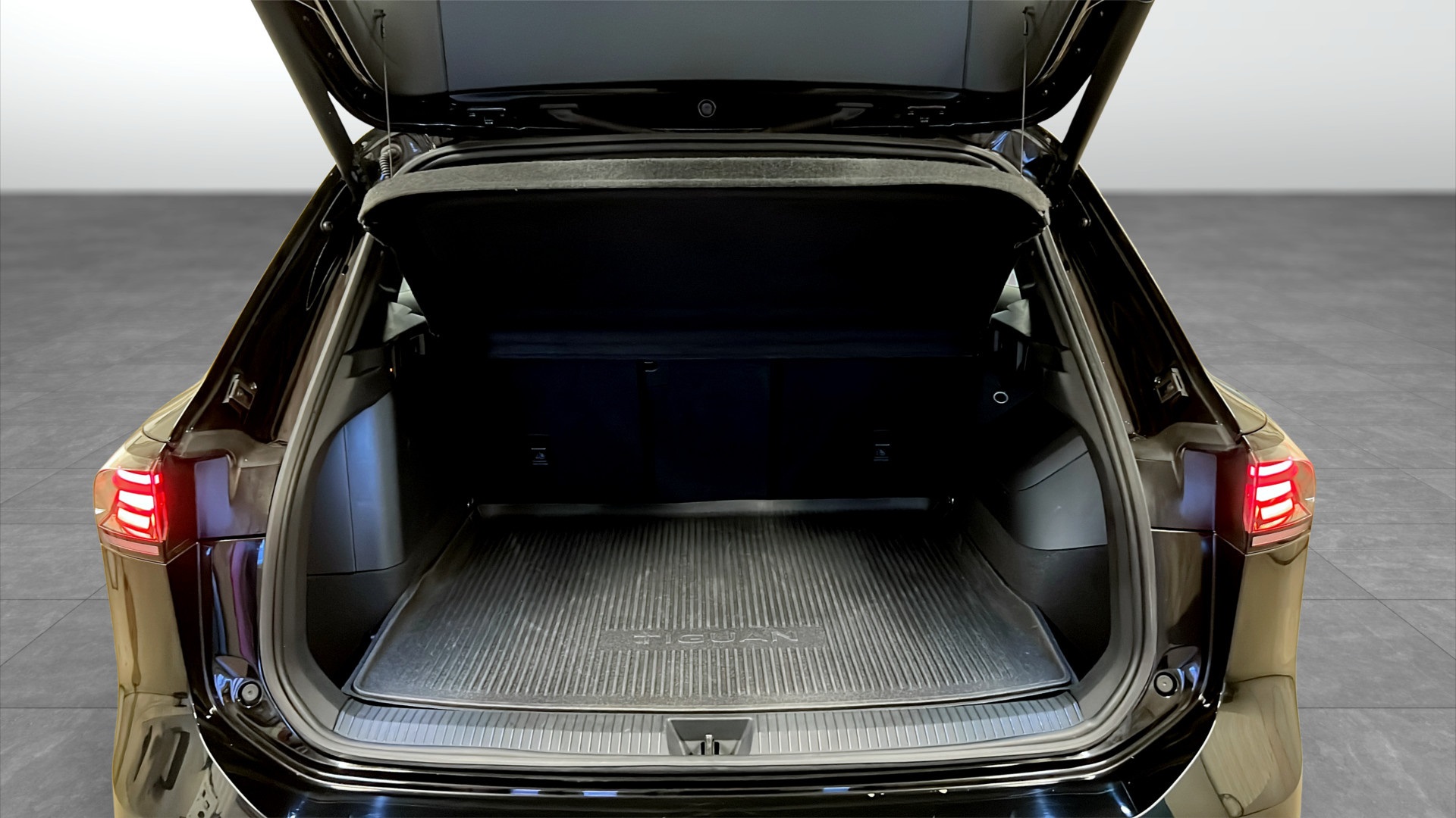 Volkswagen Tiguan TWG16F