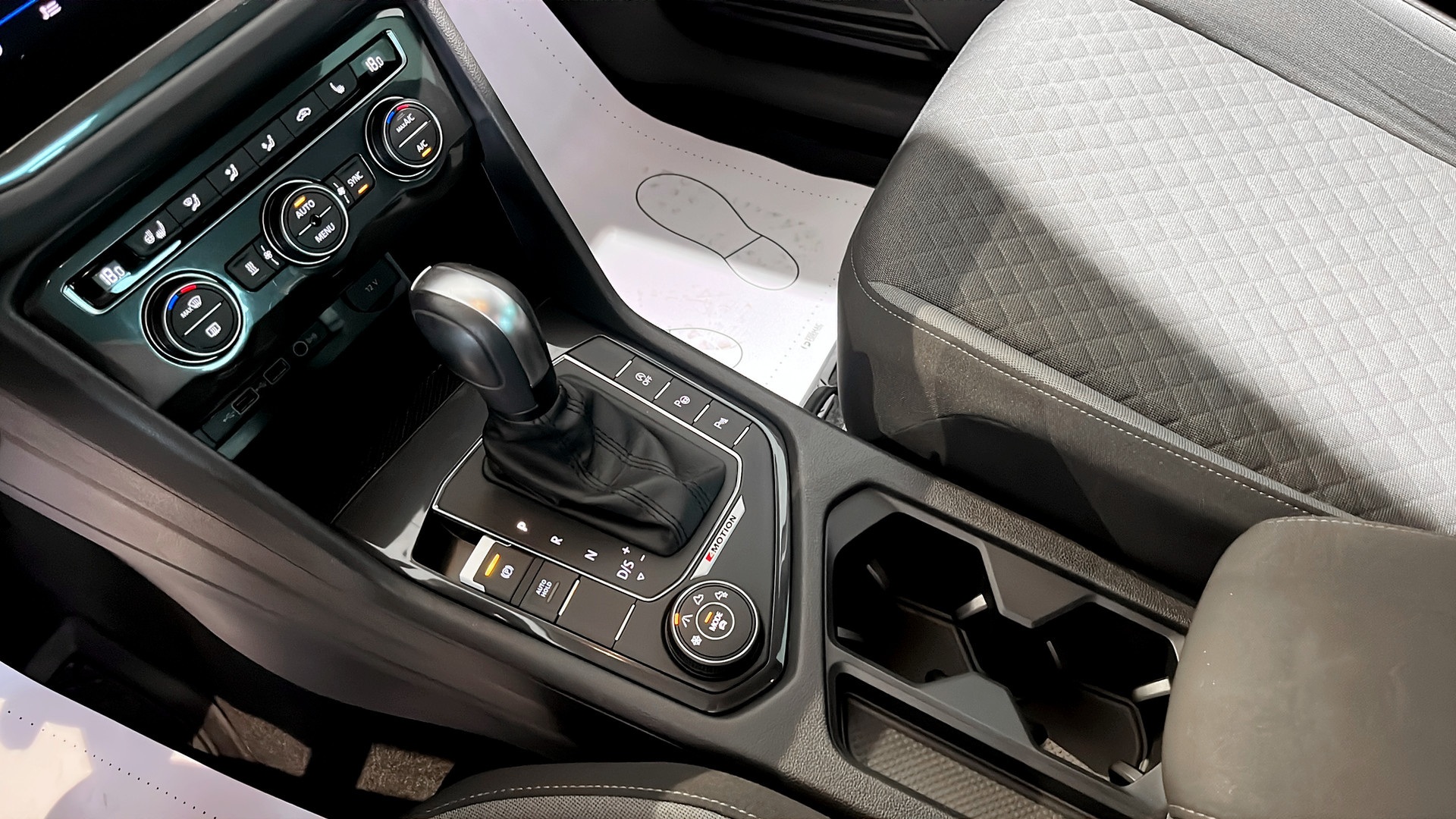 Volkswagen Tiguan TYG38C