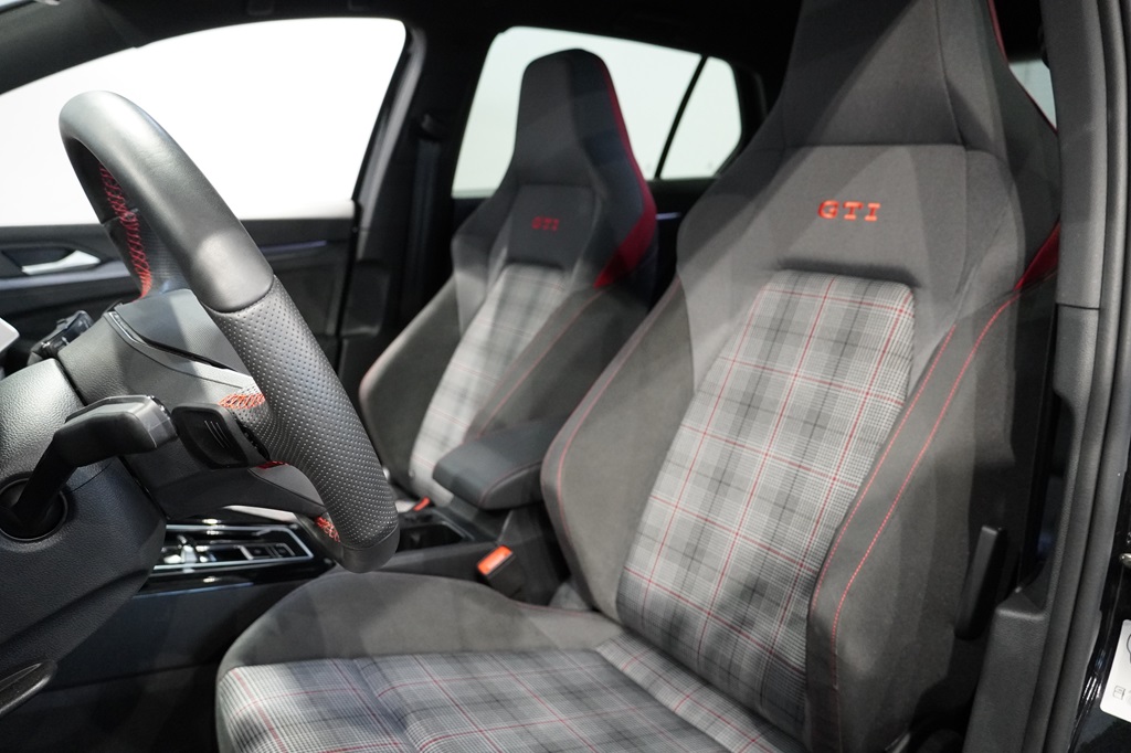 Volkswagen Golf TYG79B