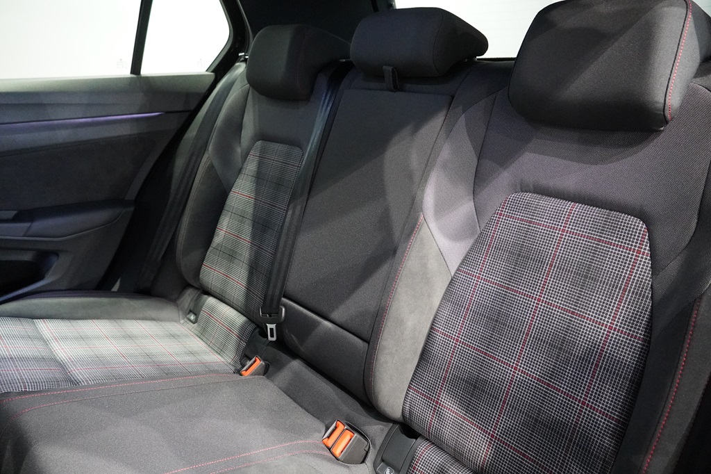 Volkswagen Golf TYG79B