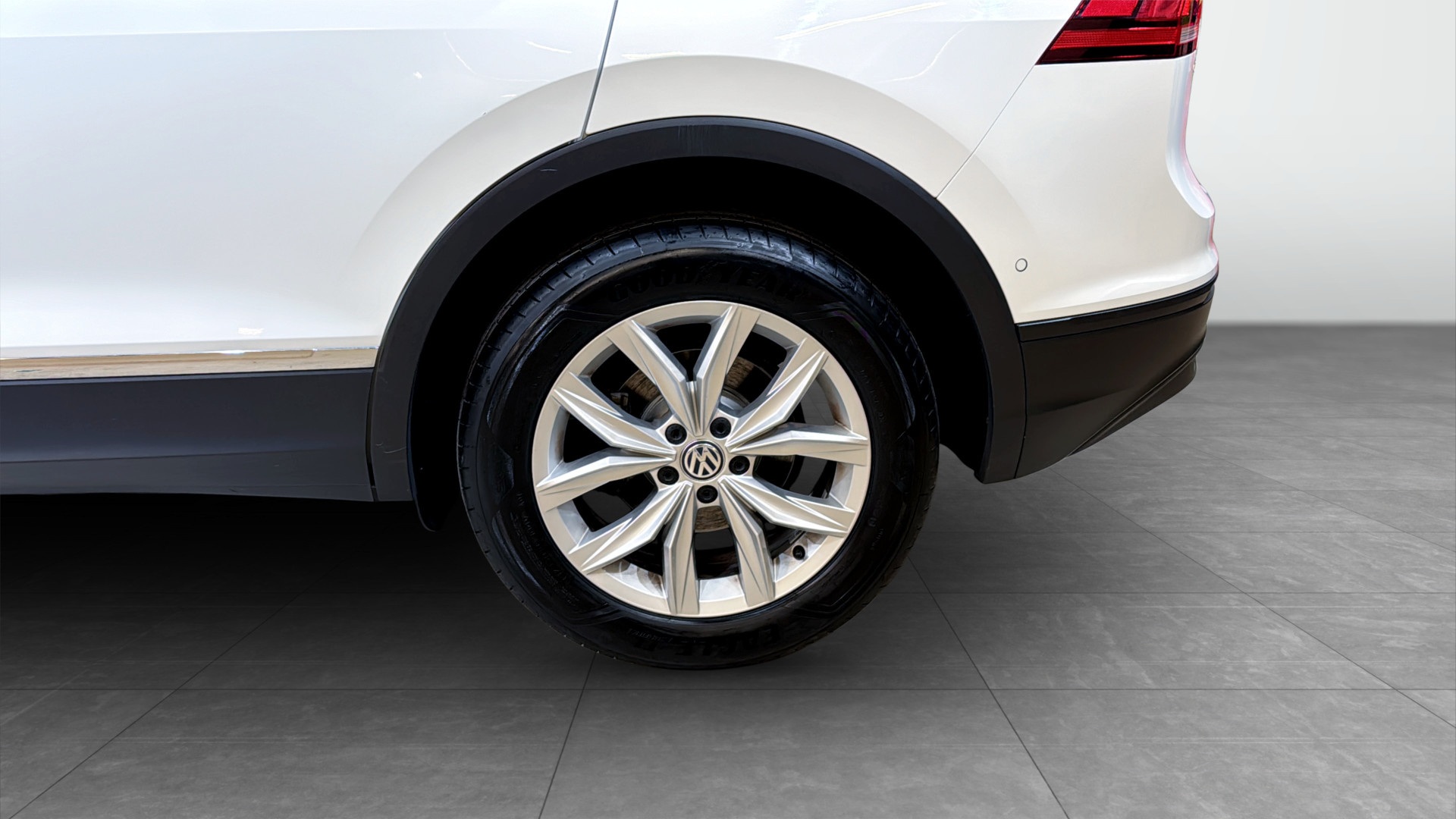 Volkswagen Tiguan TYH37M