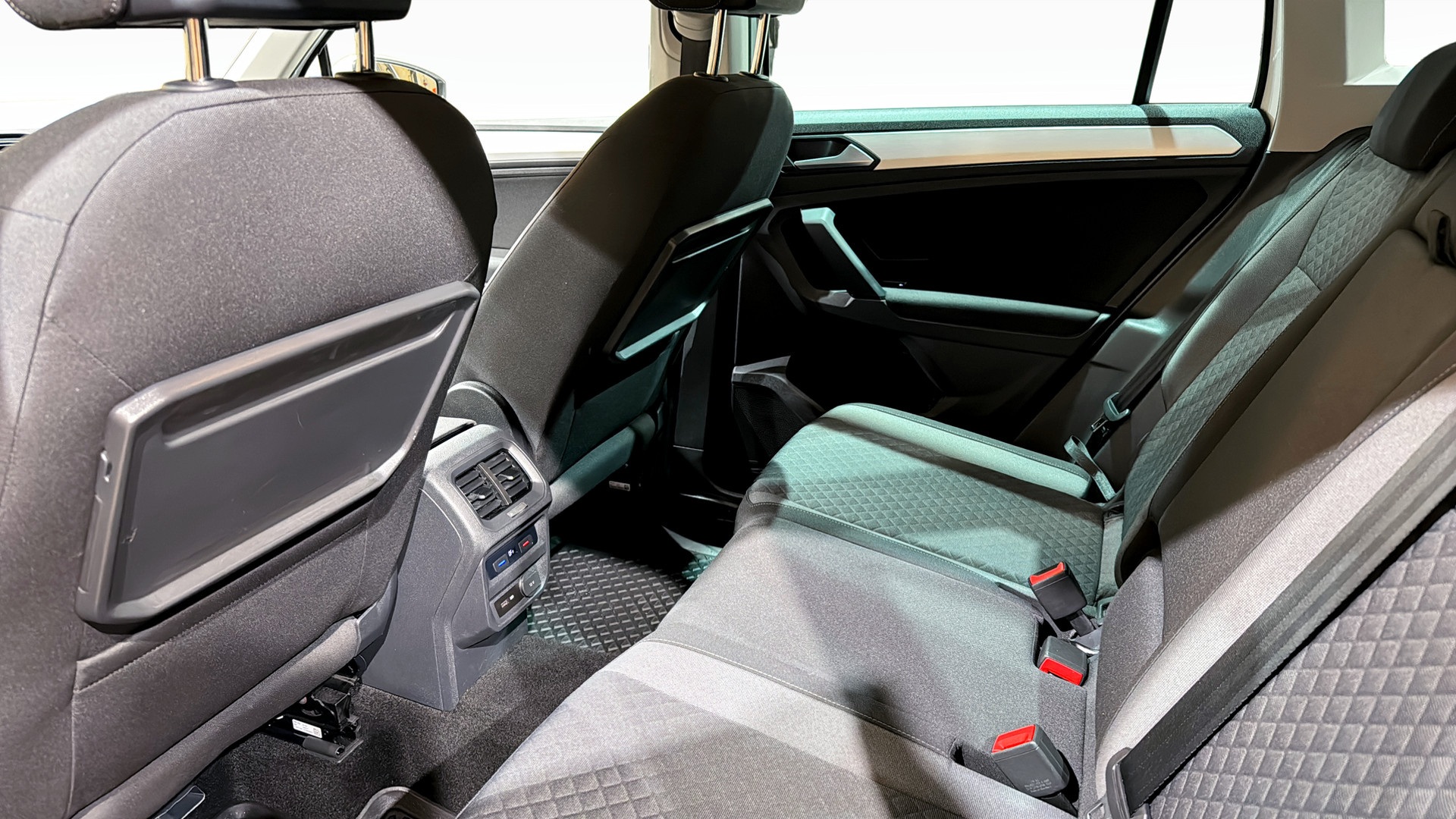 Volkswagen Tiguan TYH37M