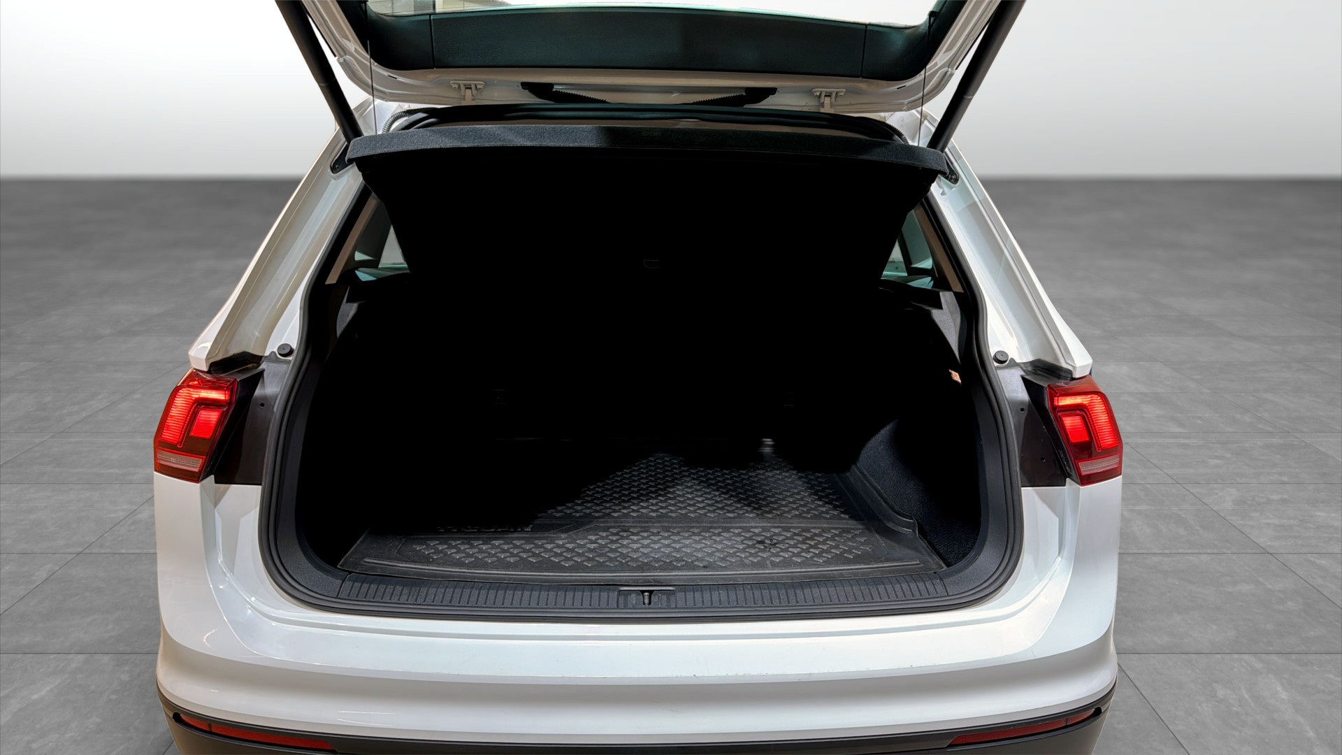 Volkswagen Tiguan TYH37M