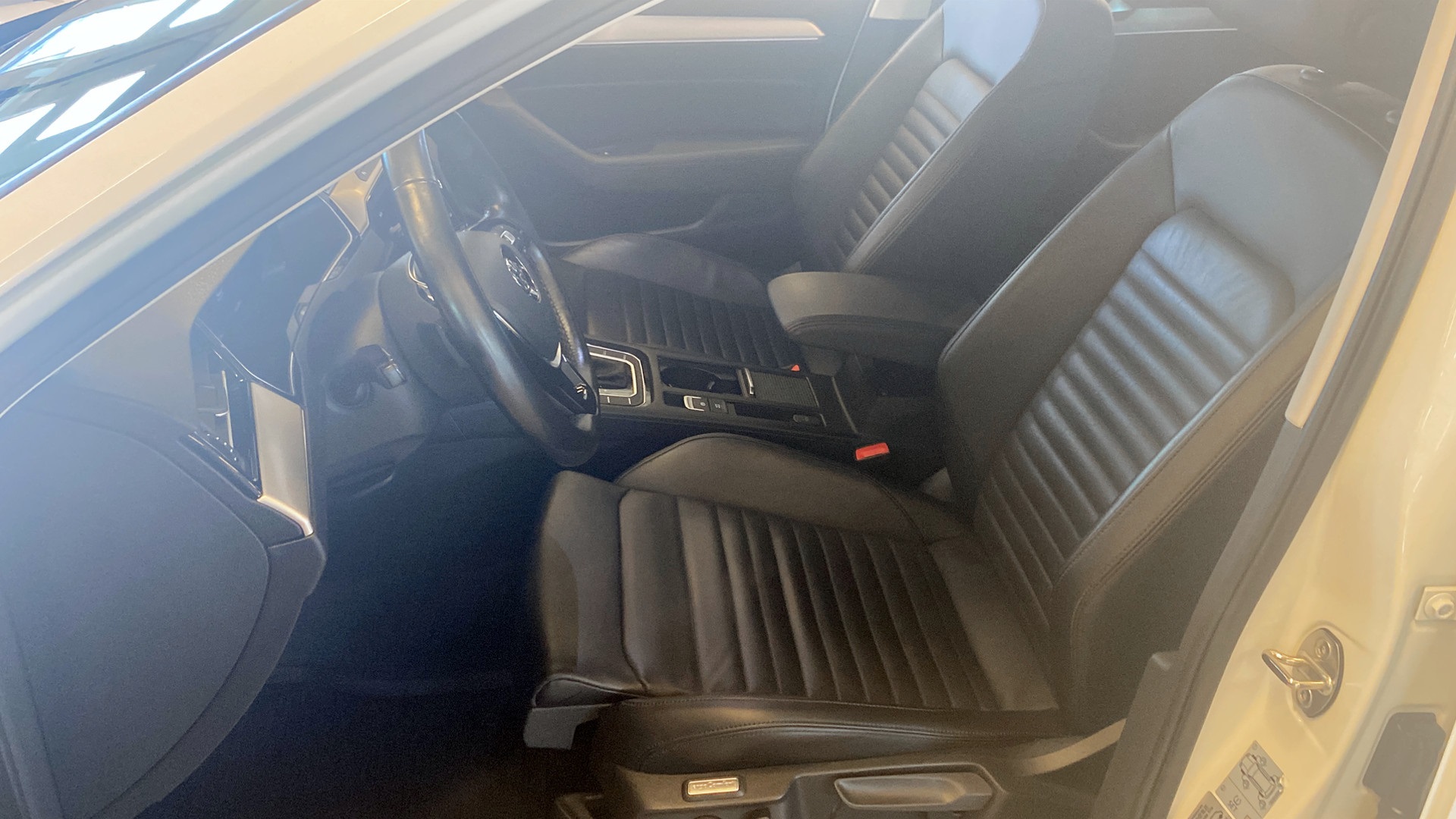 Volkswagen Passat TYX995