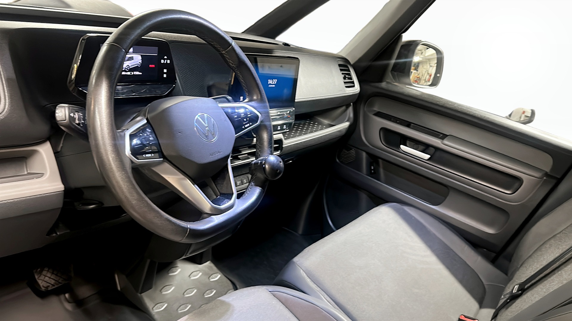 Volkswagen ID. Buzz Cargo TZH78M