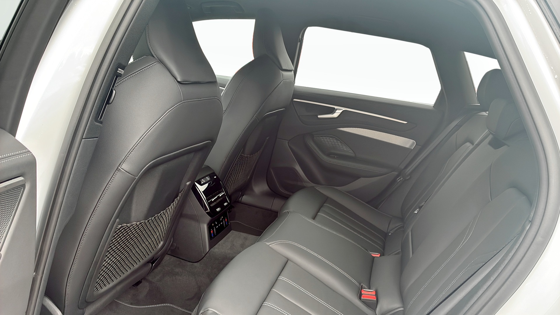 Audi A6 Avant TZS99B
