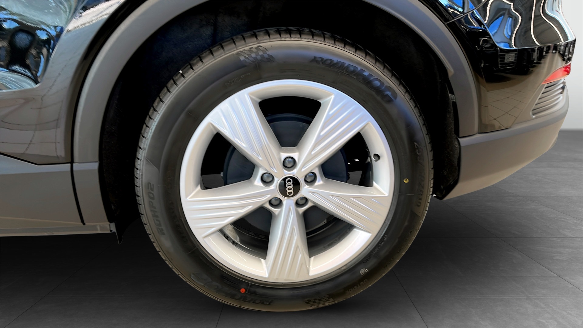 Audi Q4 e-tron TZT07C