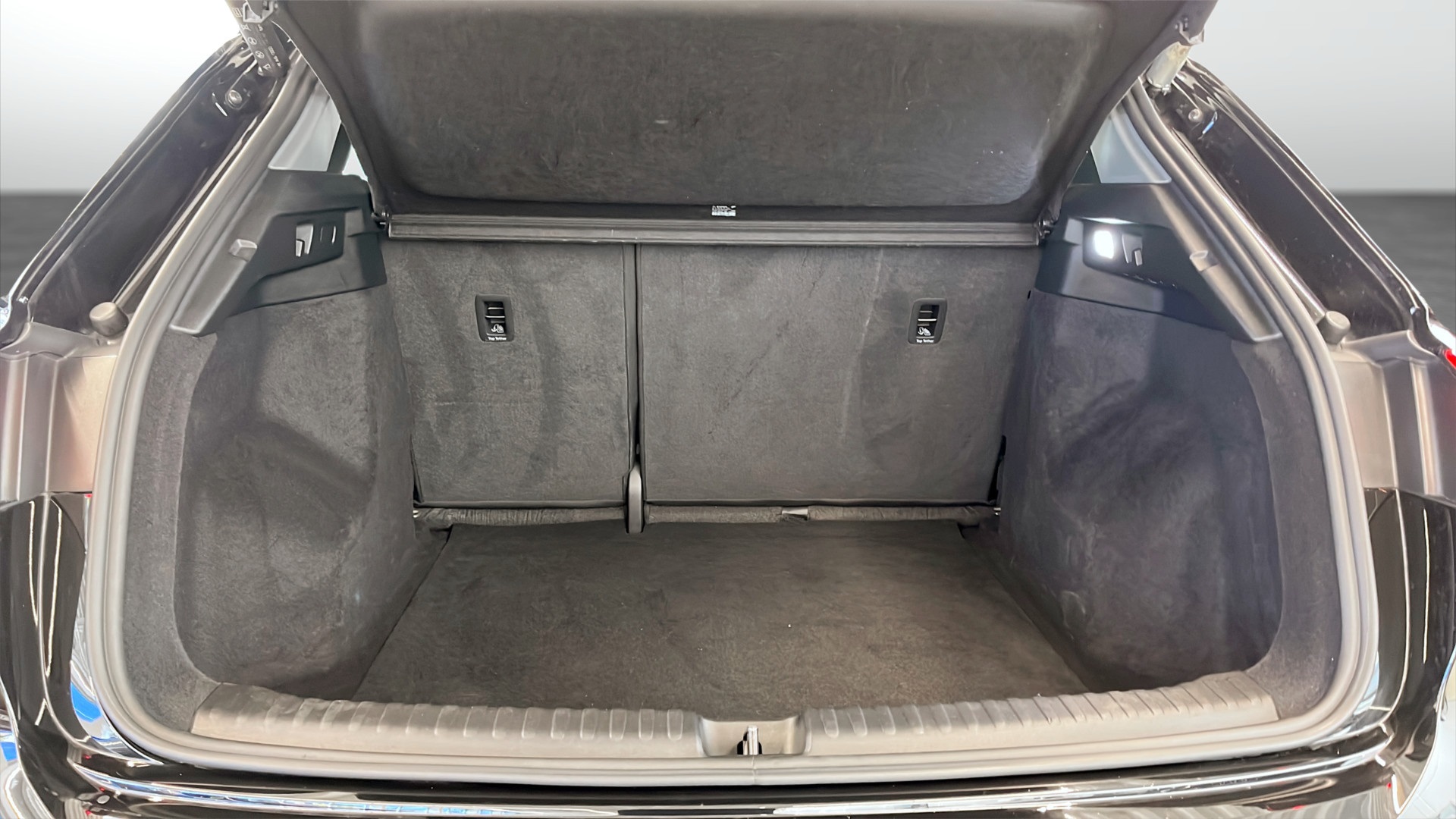 Audi Q4 e-tron TZT07C