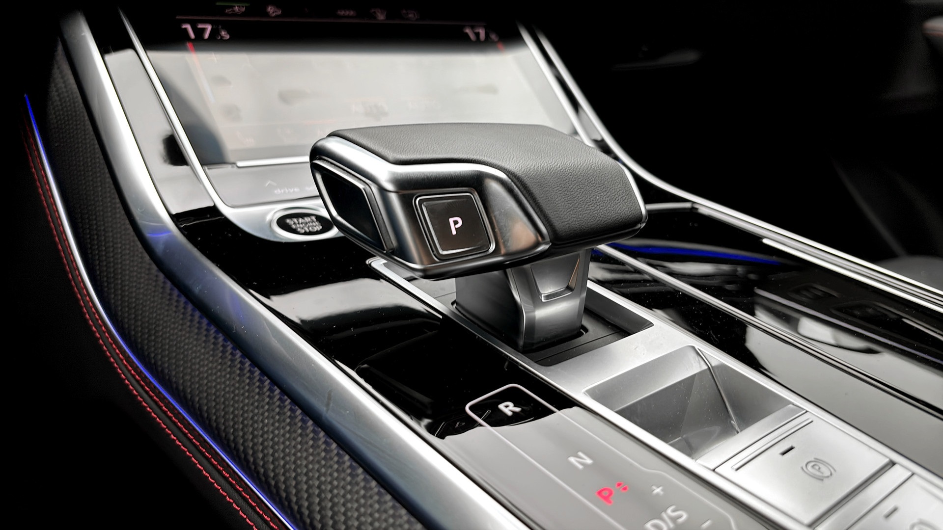 Audi Q8 TFSI e UAG90T