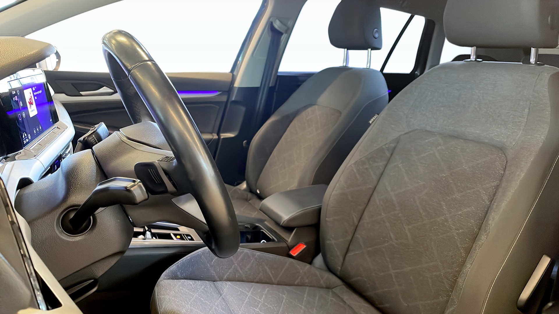 Volkswagen Golf UAJ01A