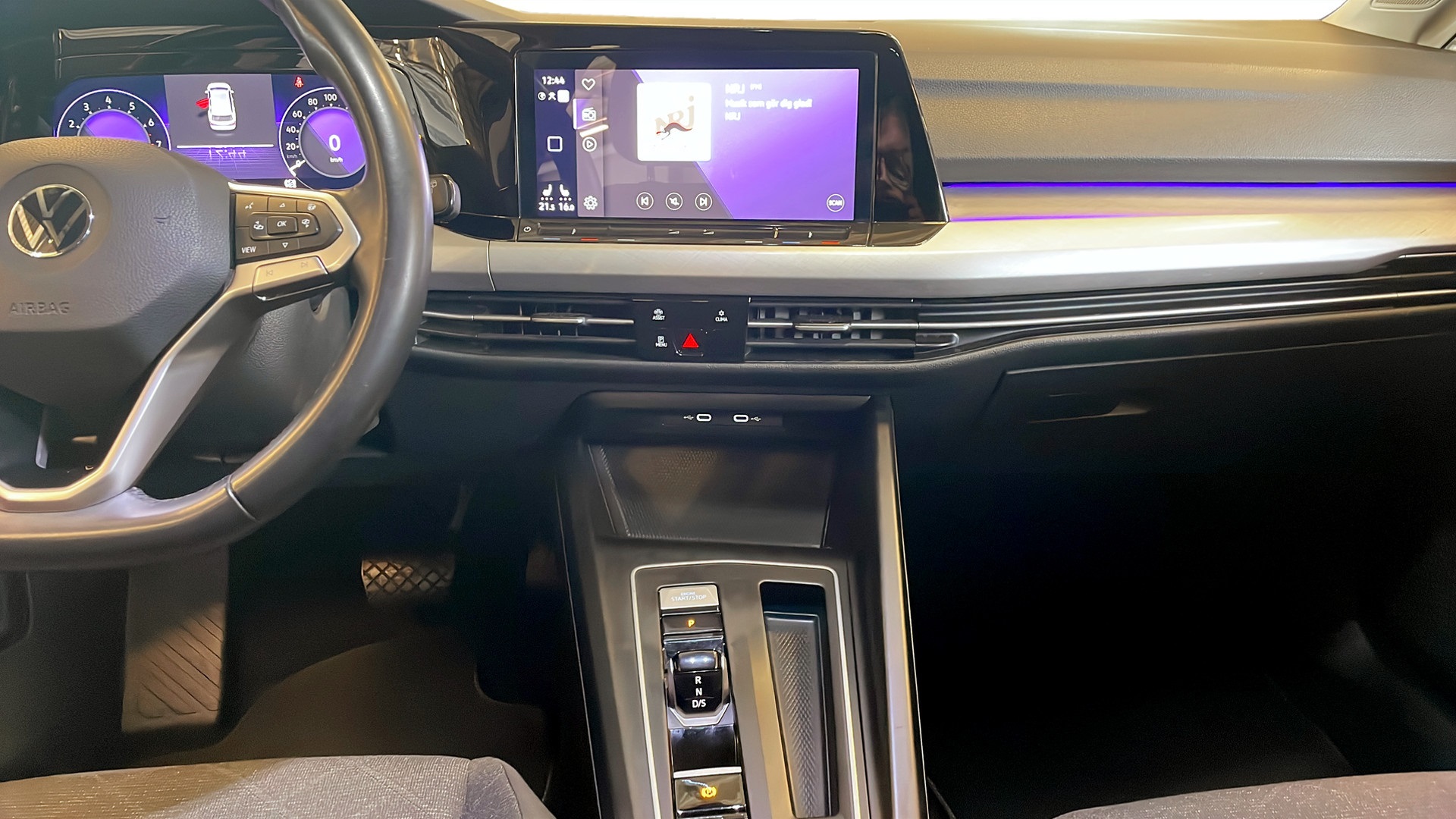 Volkswagen Golf UAJ01A