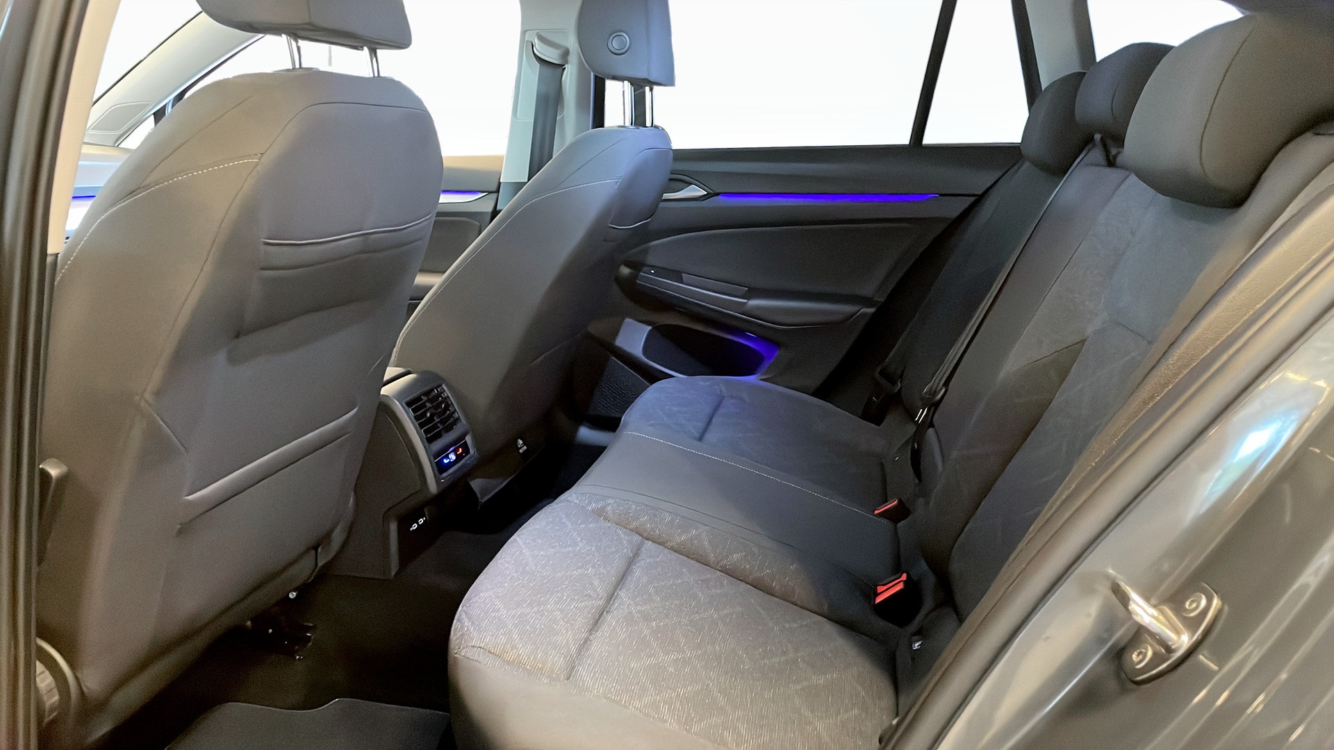 Volkswagen Golf UAJ01A