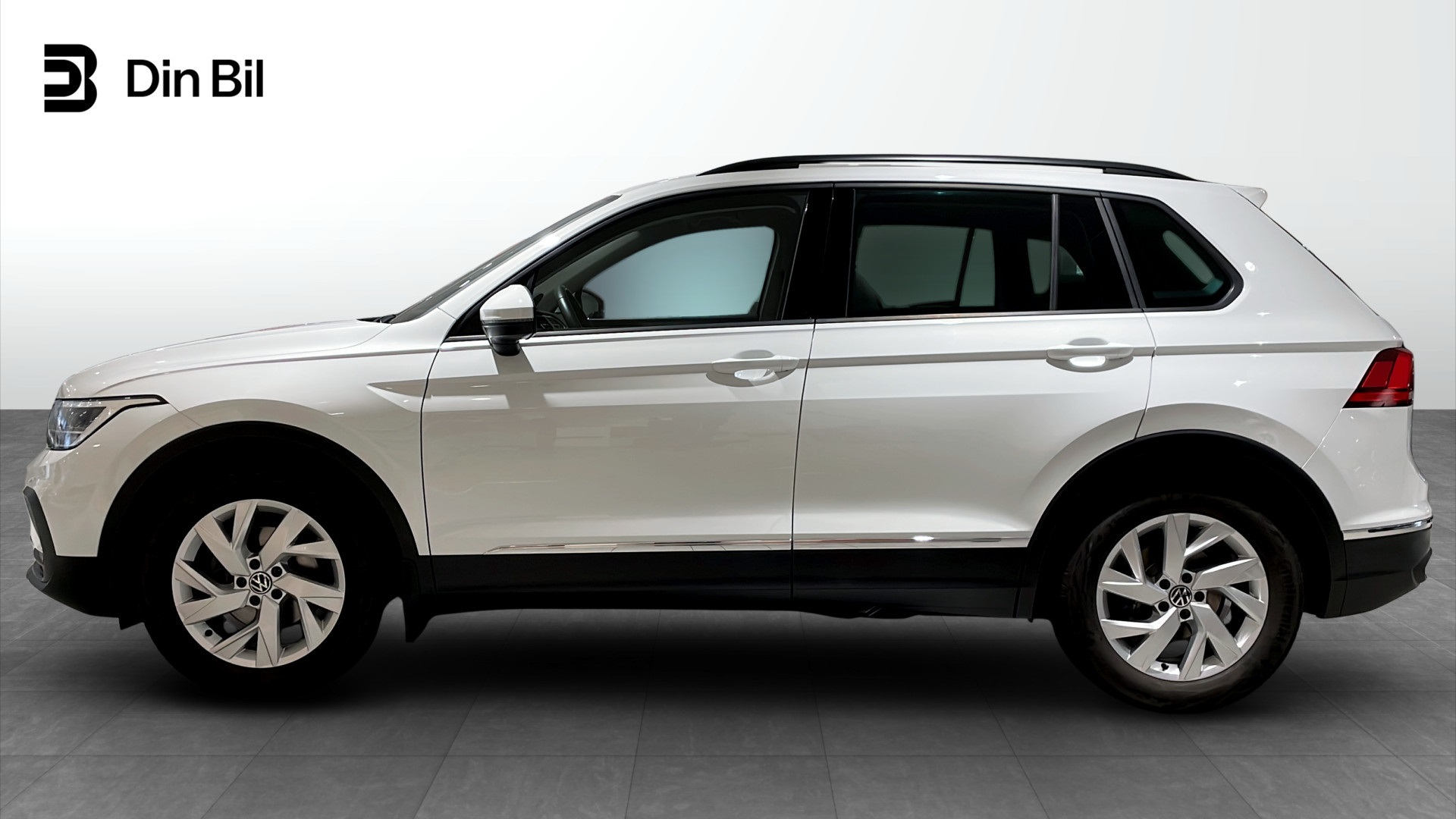 Volkswagen Tiguan UBB806