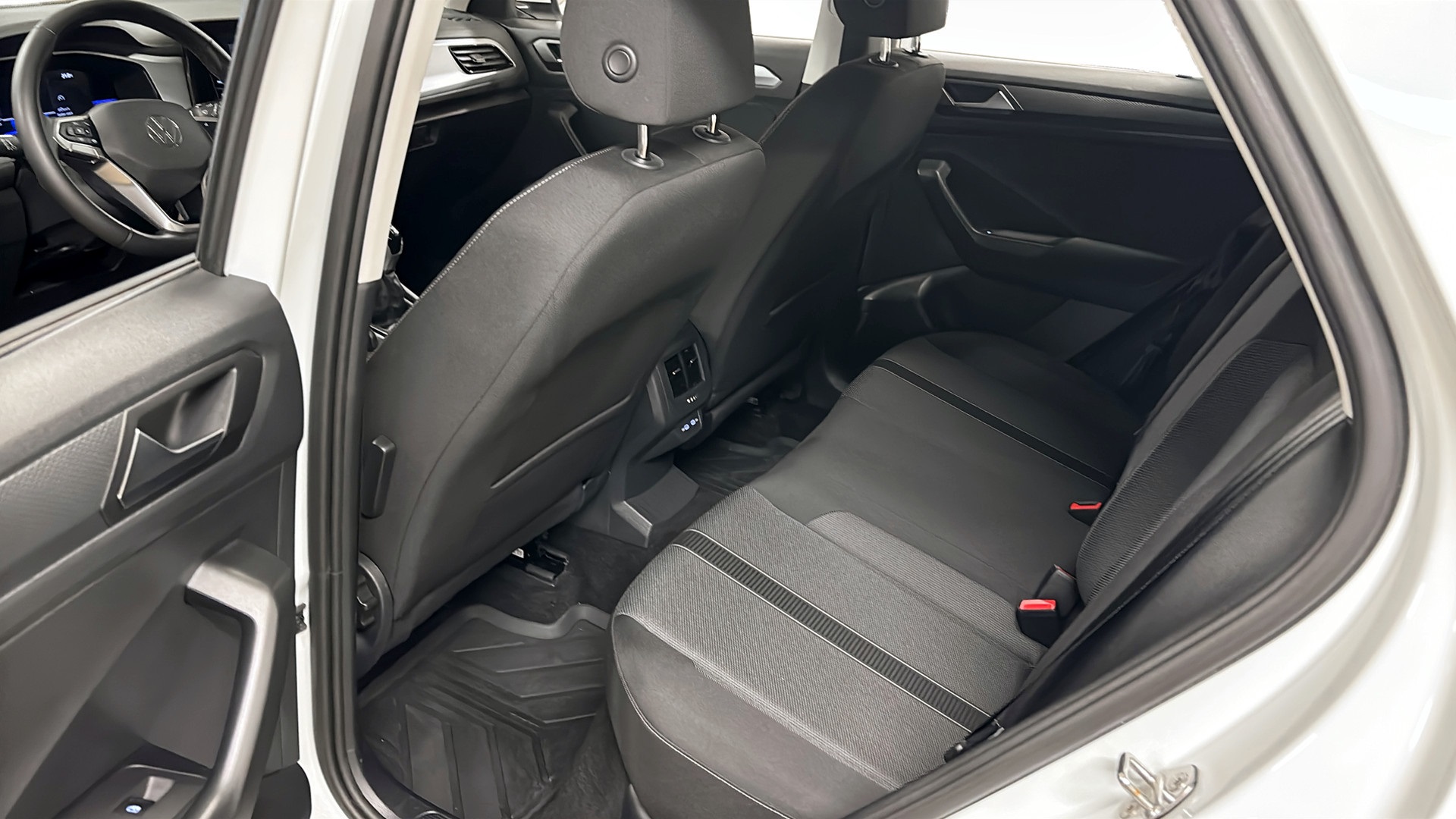 Volkswagen T-Roc UBD08J