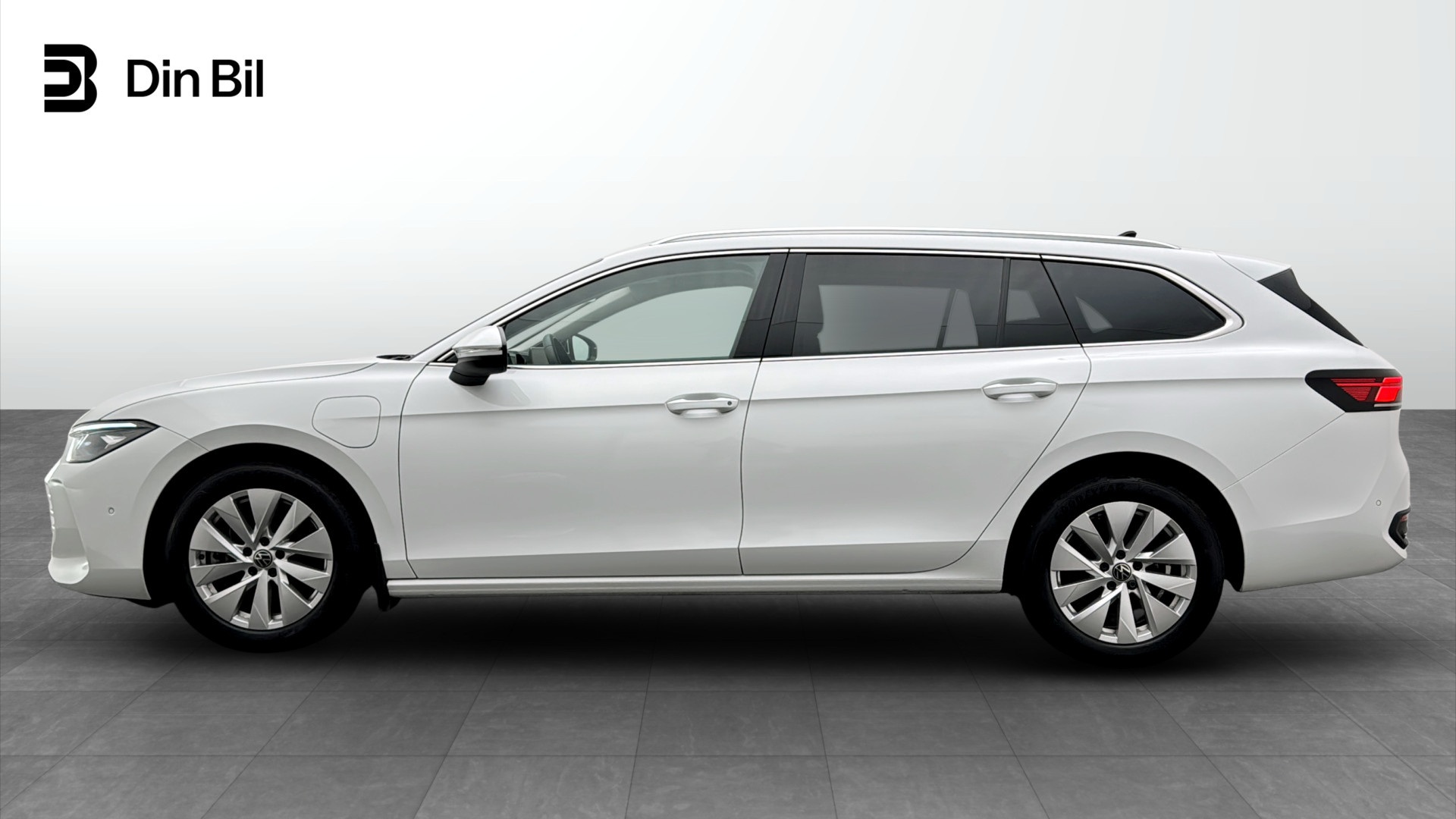 Volkswagen Passat UBF26T
