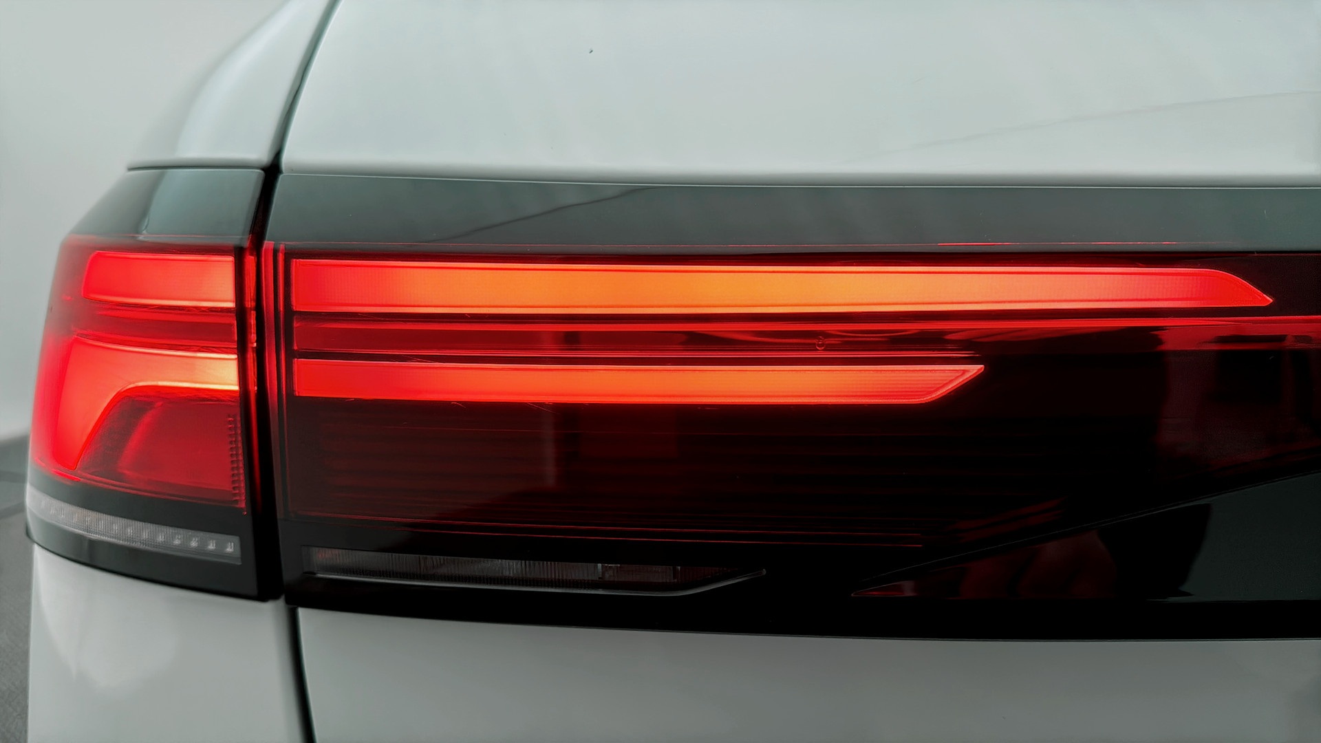 Volkswagen Passat UBF26T