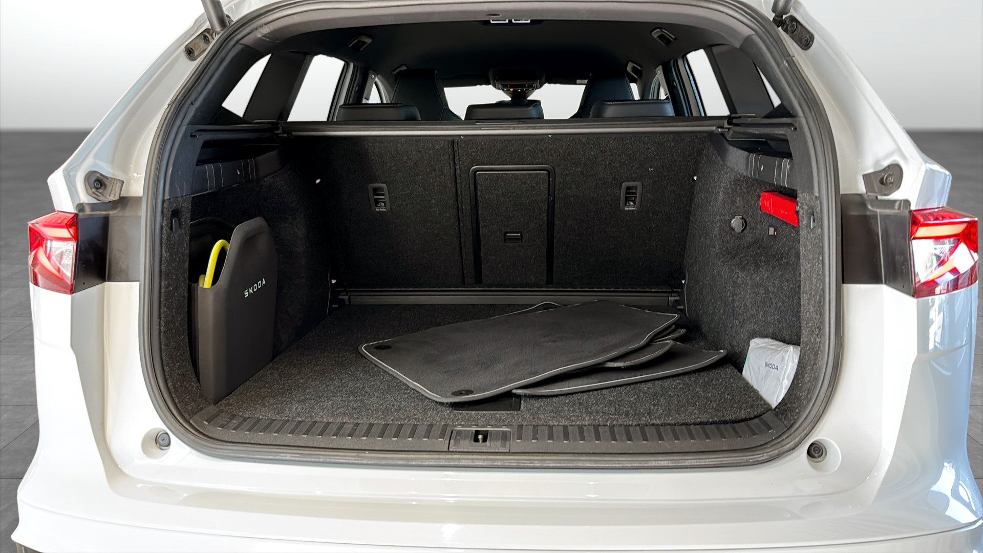 Skoda Enyaq UBJ09P