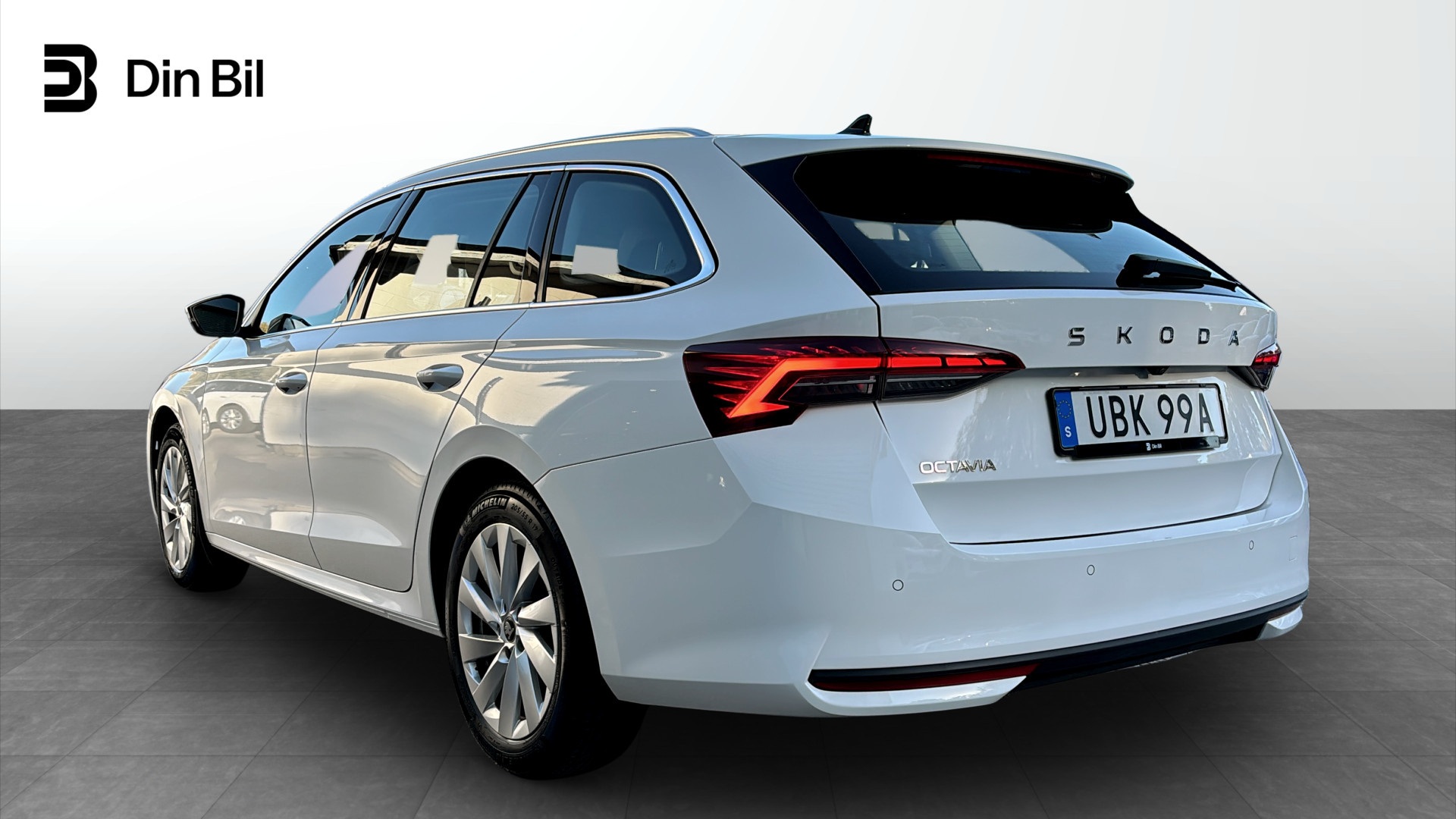 Skoda Octavia Combi UBK99A