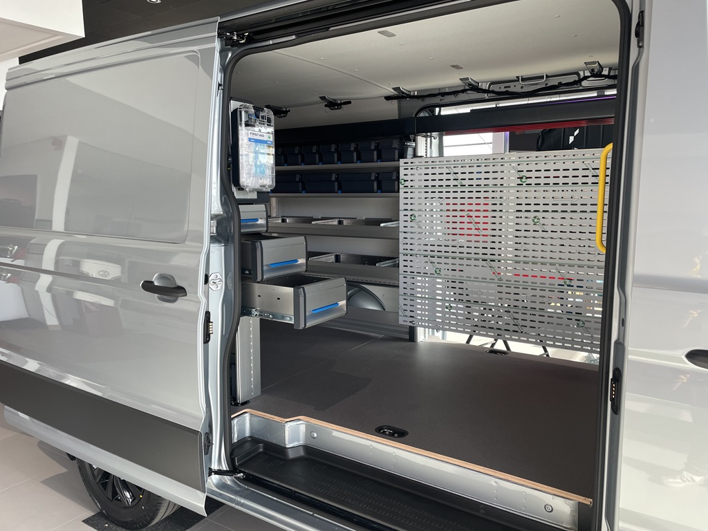 Volkswagen Crafter Skåp kort hjulbas UBR91G