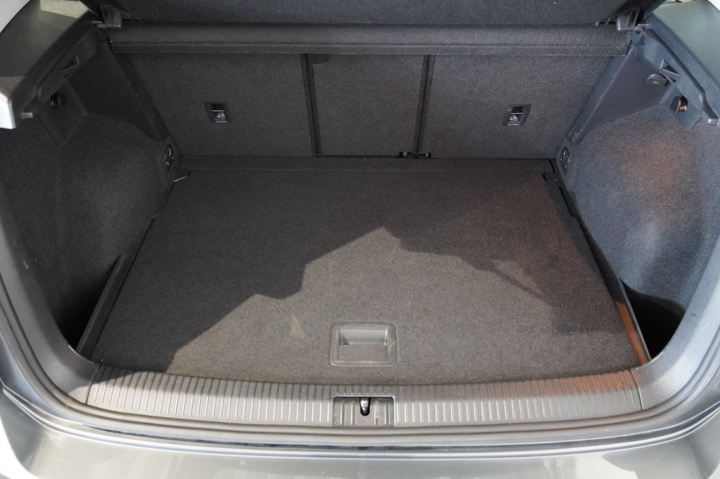 Volkswagen Golf Sportsvan UBT87K