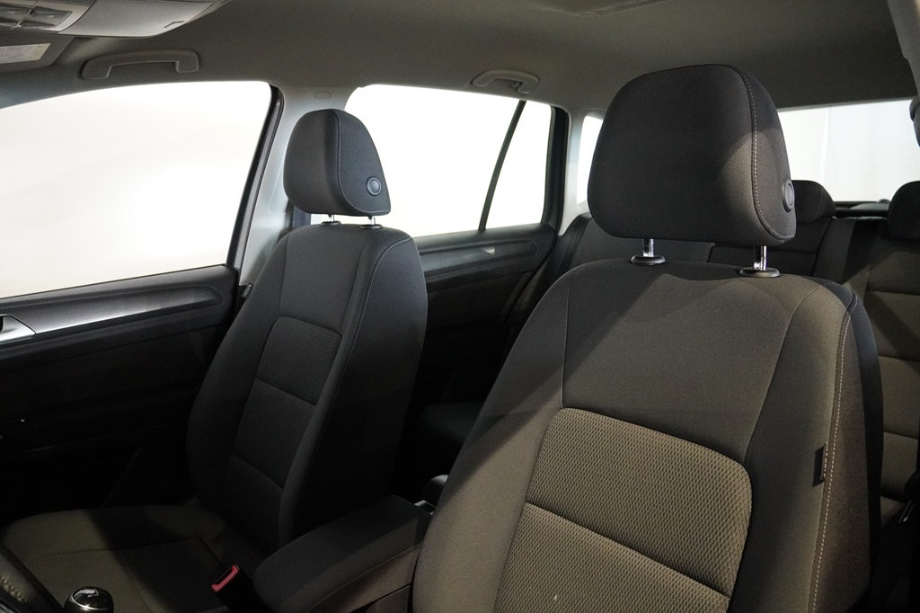 Volkswagen Golf Sportsvan UBT87K