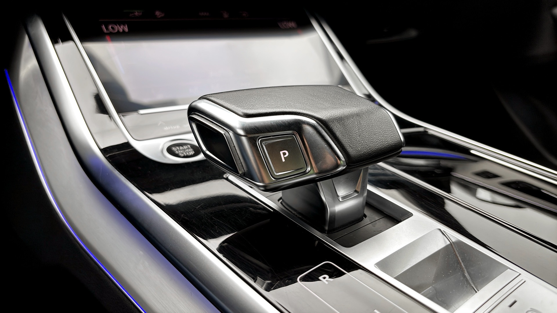 Audi Q8 TFSI e UCJ01A