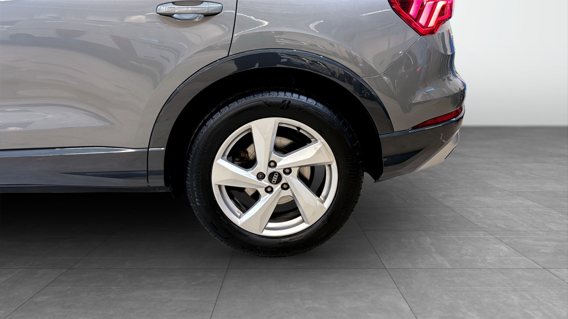 Audi Q3 UCN26J
