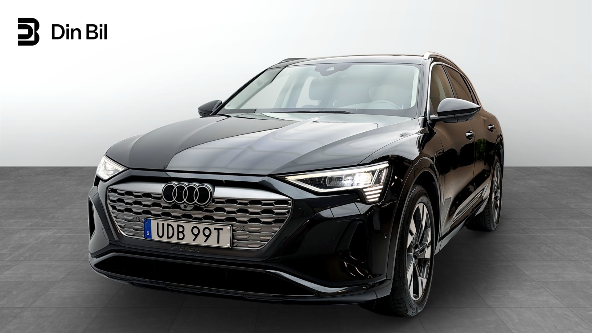 Audi Q8 e-tron UDB99T