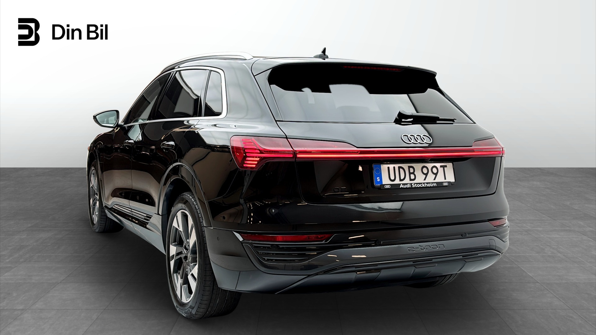 Audi Q8 e-tron UDB99T