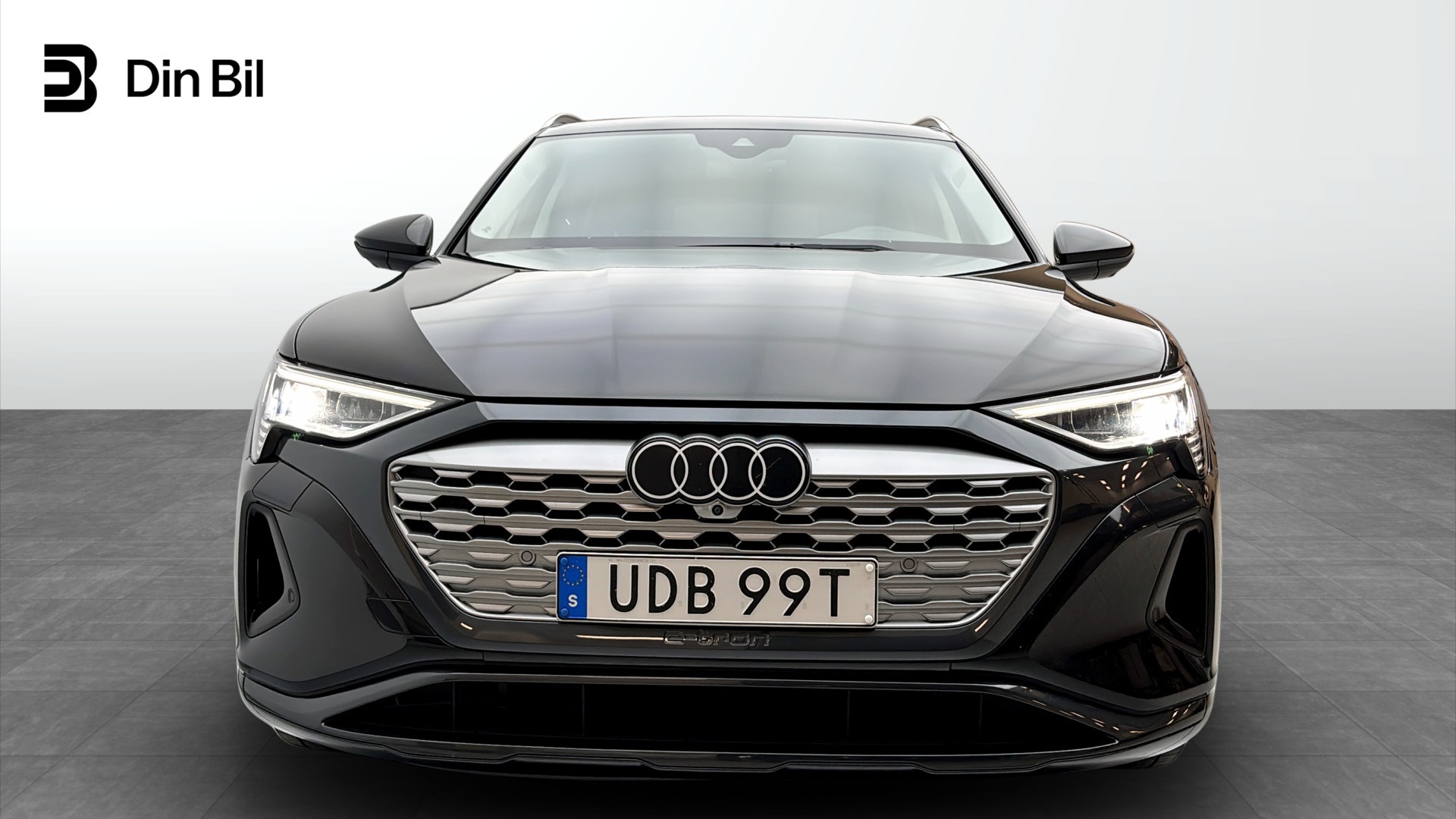 Audi Q8 e-tron UDB99T