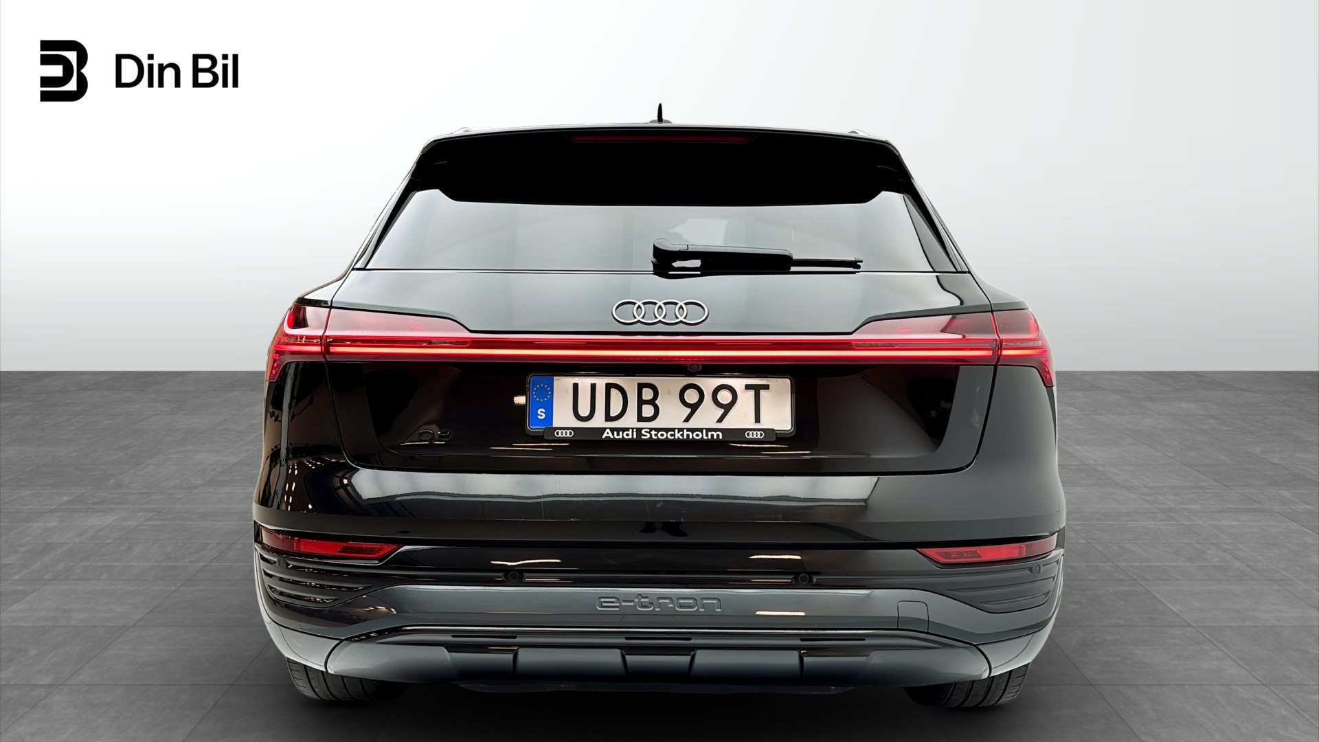 Audi Q8 e-tron UDB99T