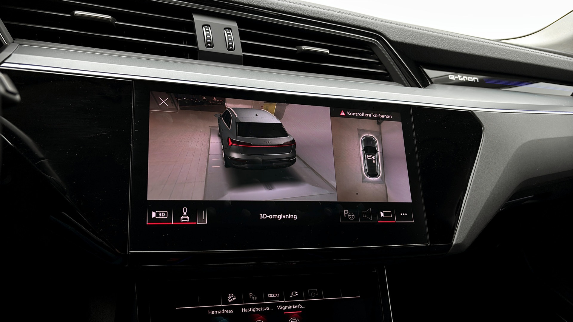 Audi Q8 e-tron UDB99T