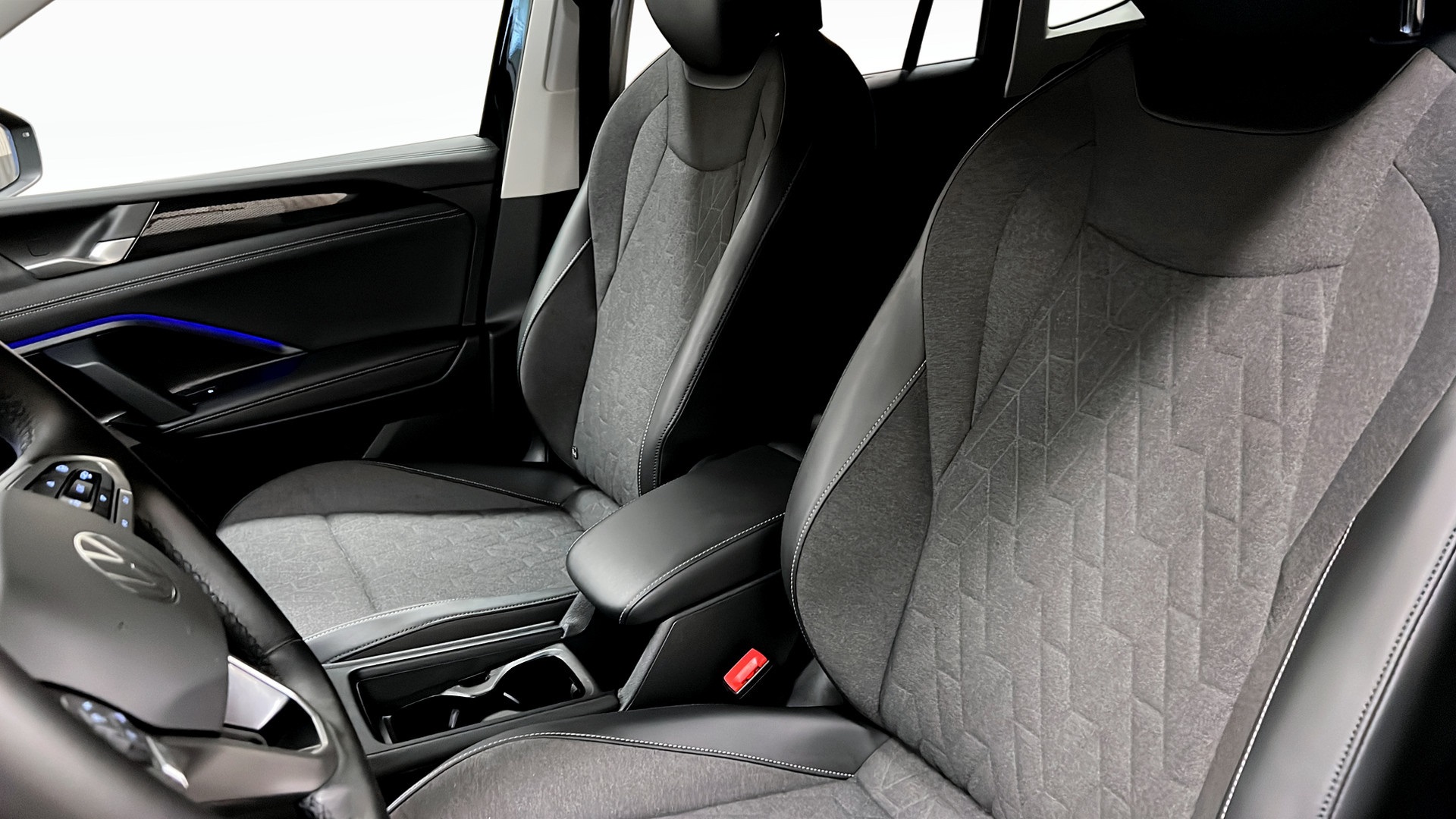 Volkswagen Tiguan UDH10M