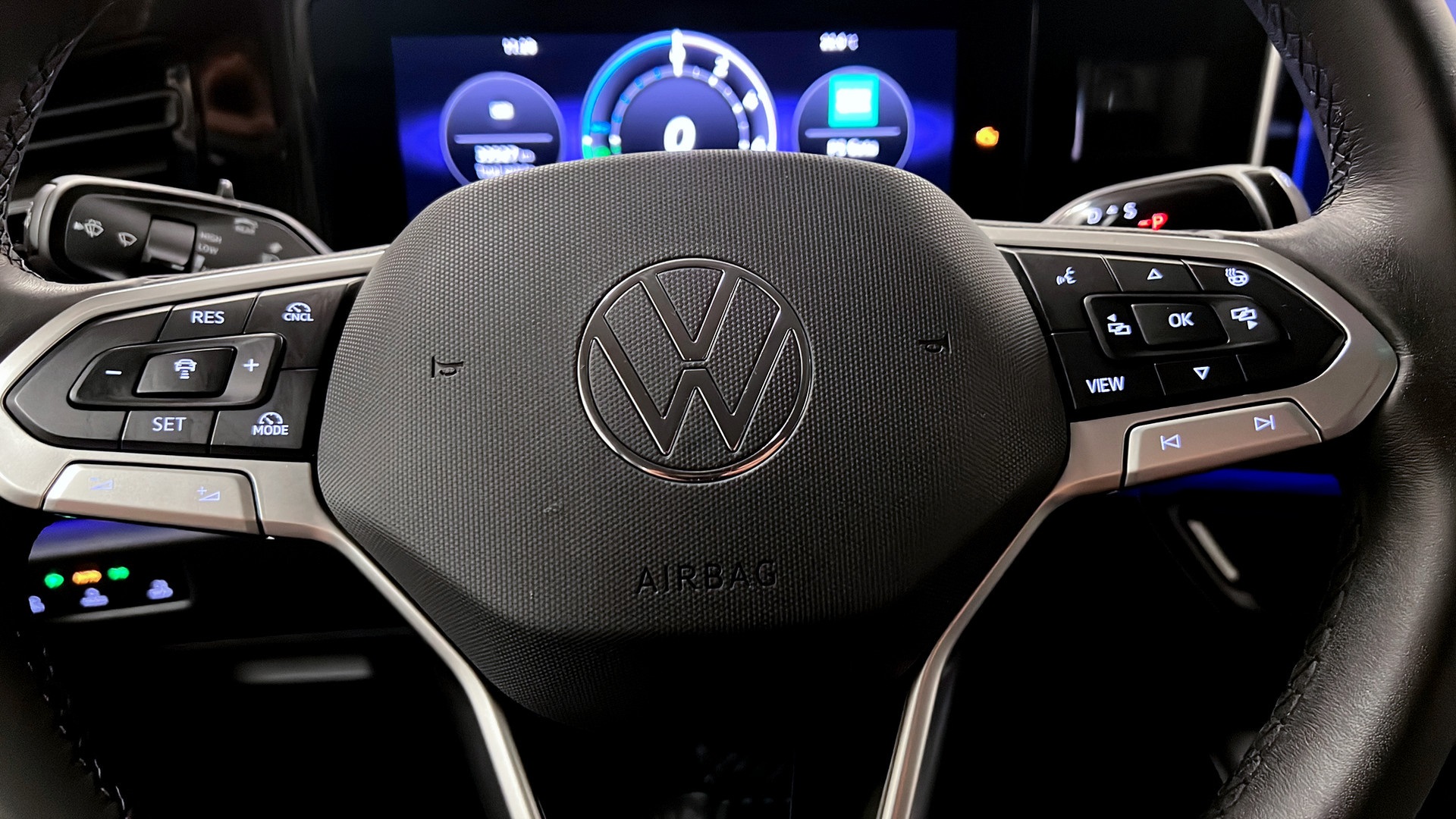 Volkswagen Tiguan UDH10M