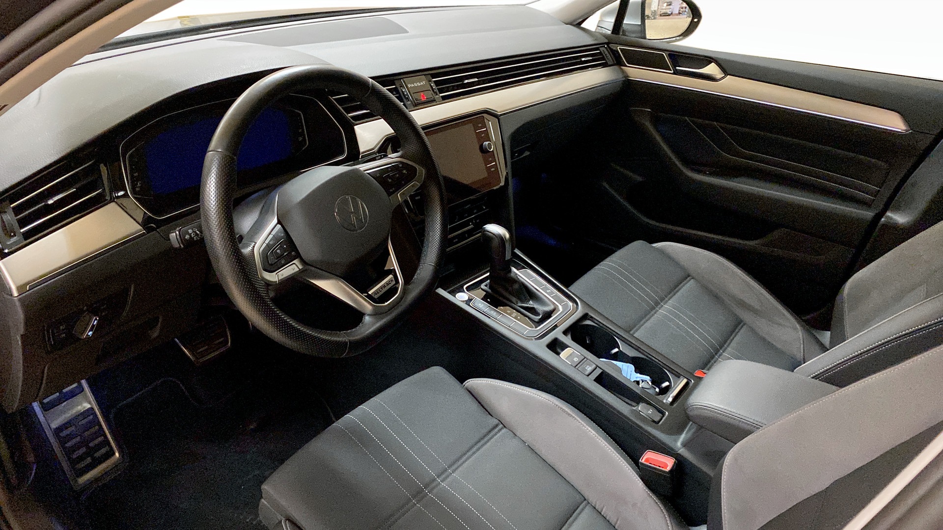 Volkswagen Passat UDH80H