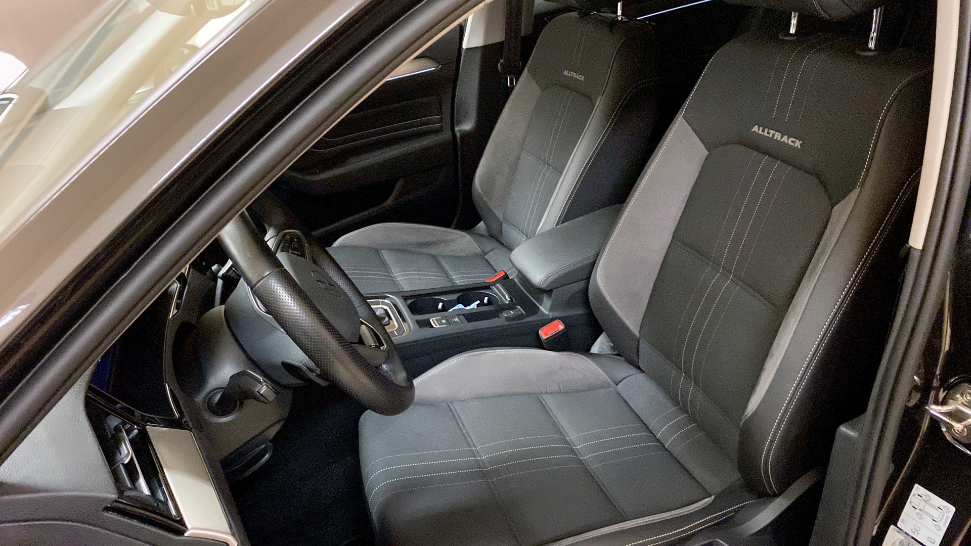 Volkswagen Passat UDH80H