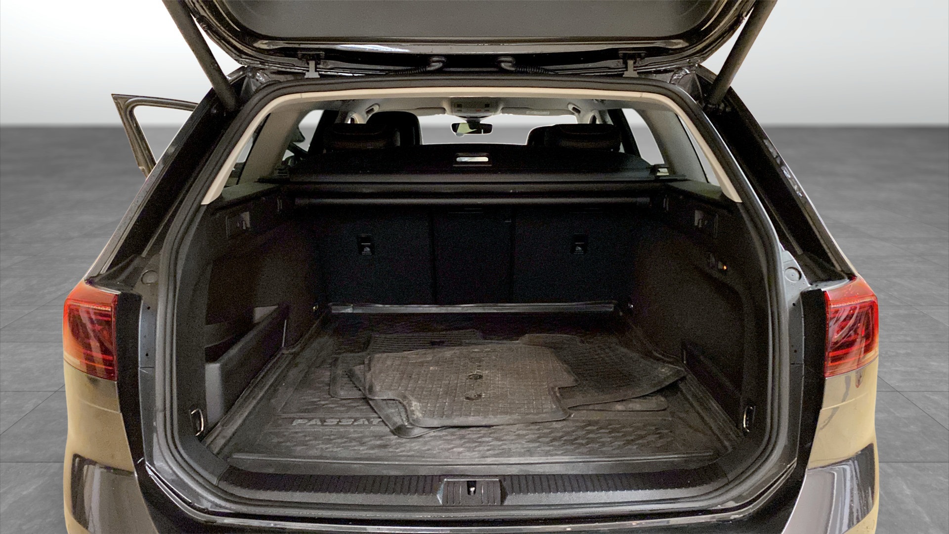 Volkswagen Passat UDH80H