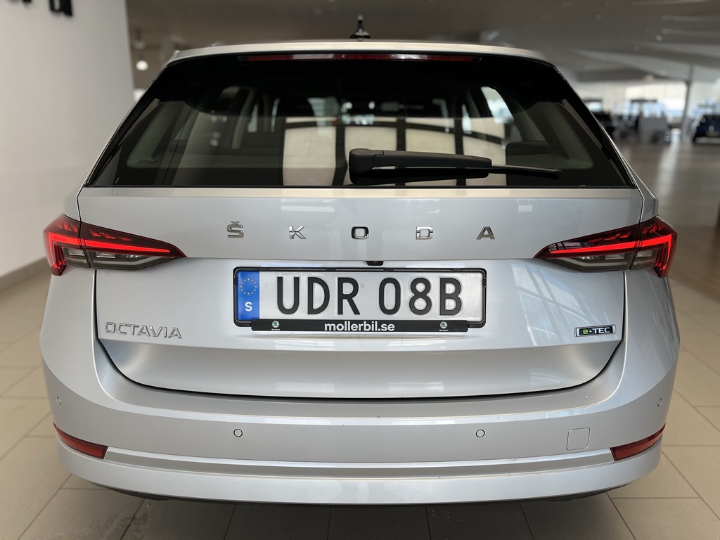 Skoda Octavia Combi UDR08B