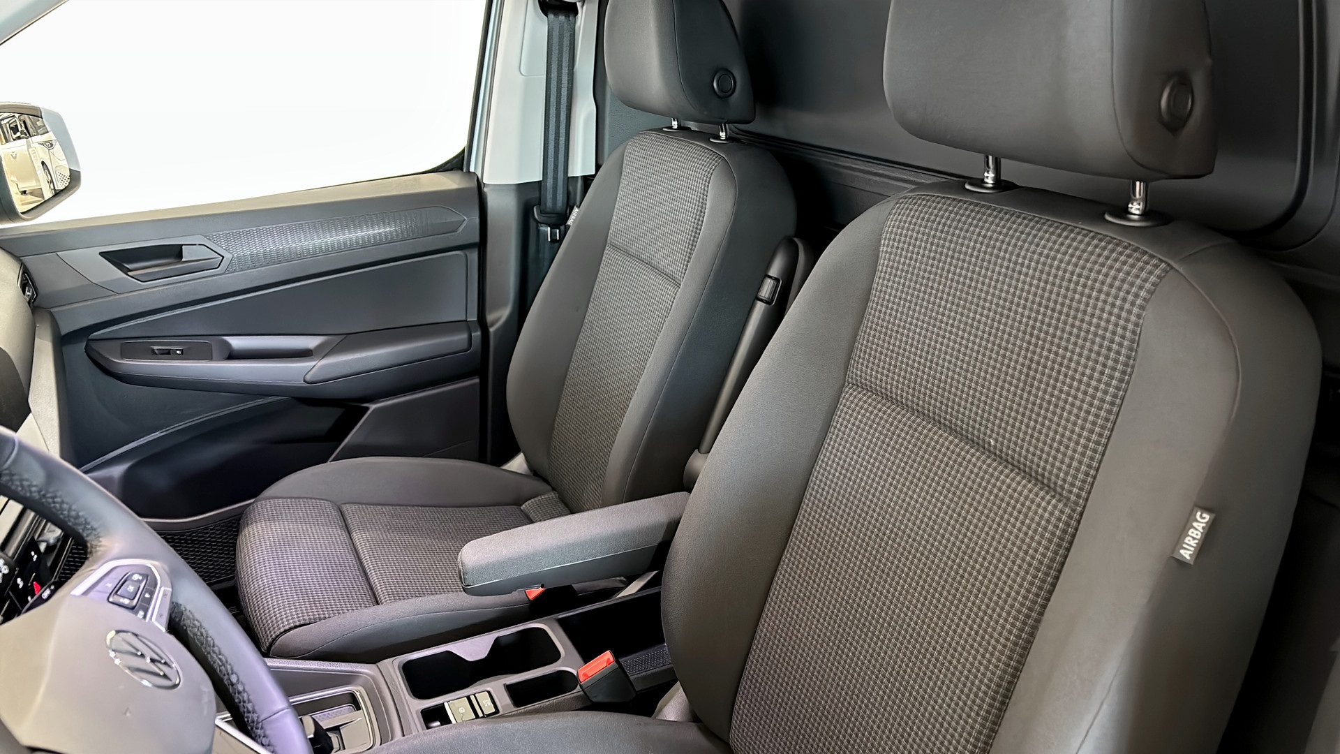 Volkswagen Caddy Cargo UDT63P