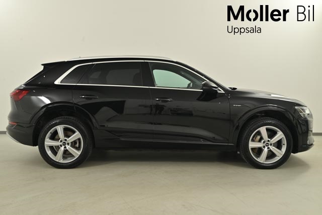 Audi e-tron UEF38Y