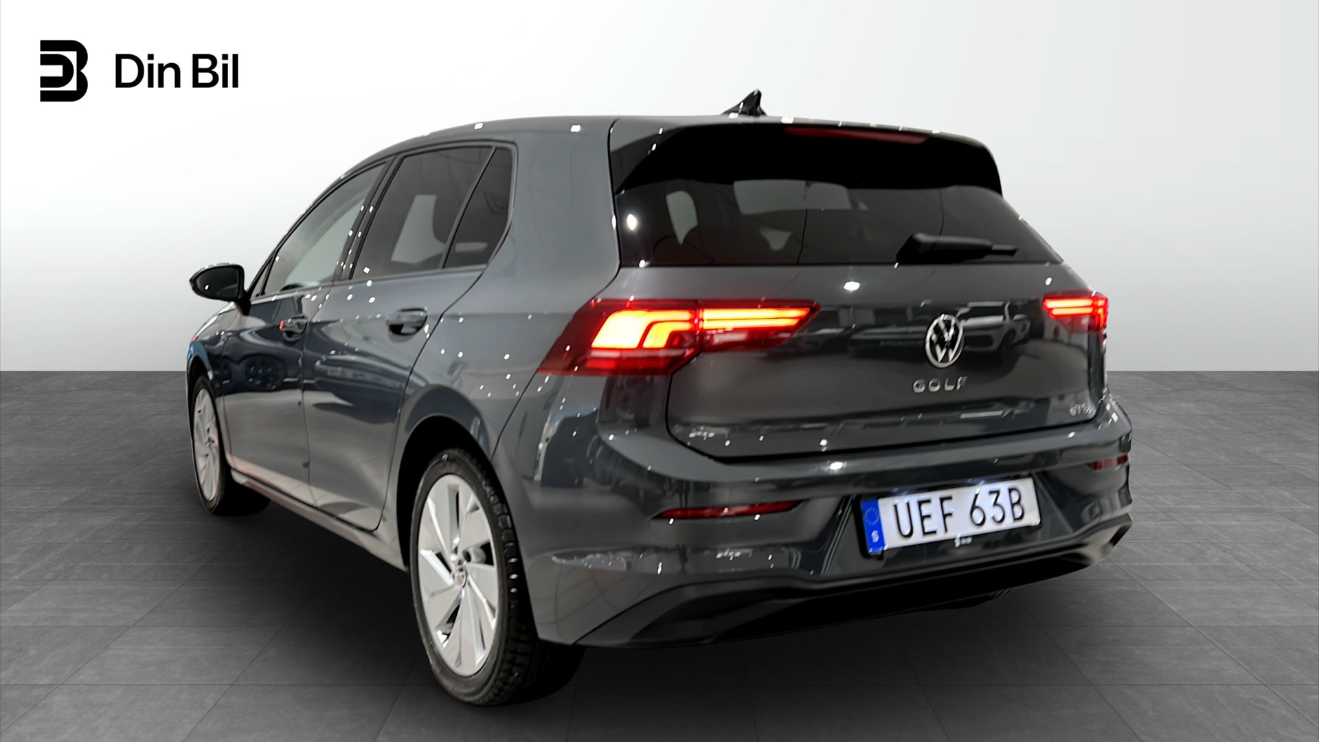 Volkswagen Golf UEF63B