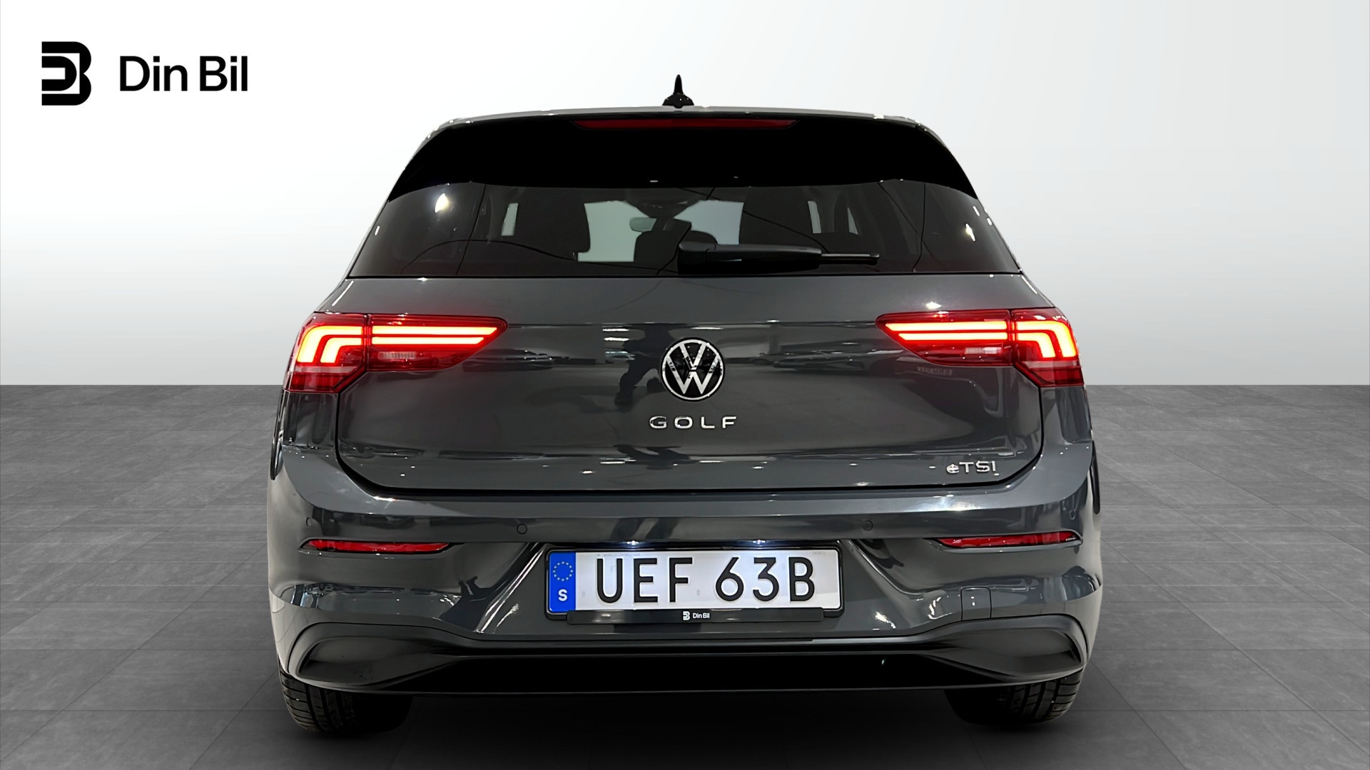 Volkswagen Golf UEF63B