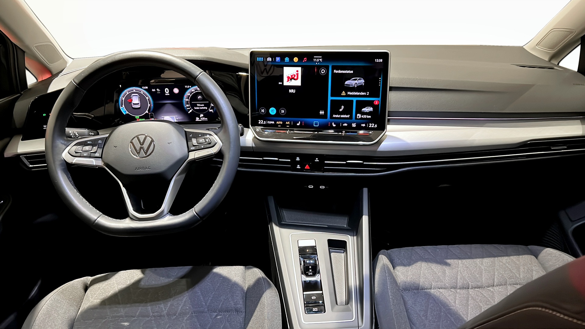 Volkswagen Golf UEF63B