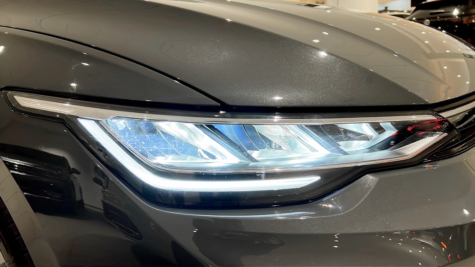 Volkswagen Golf UEF63B
