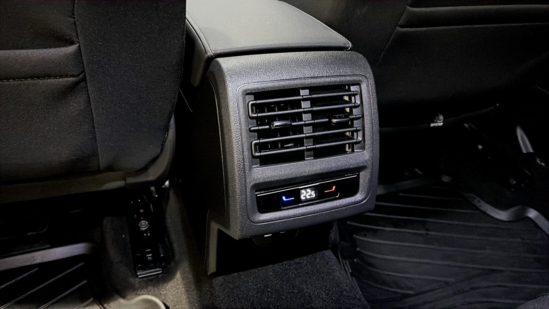 Volkswagen Golf UEF63B